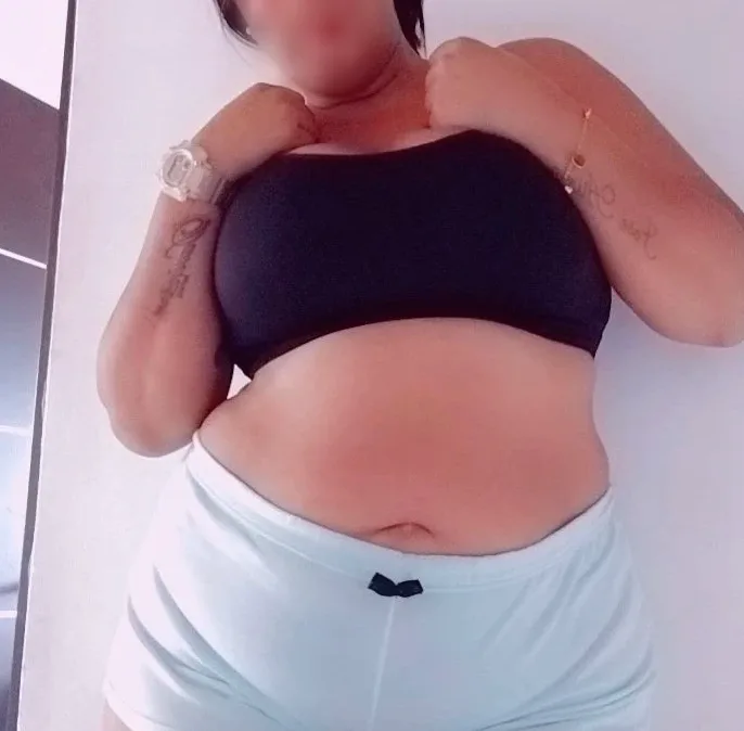 Claire, 36