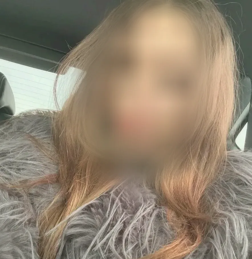 Courtney, 19