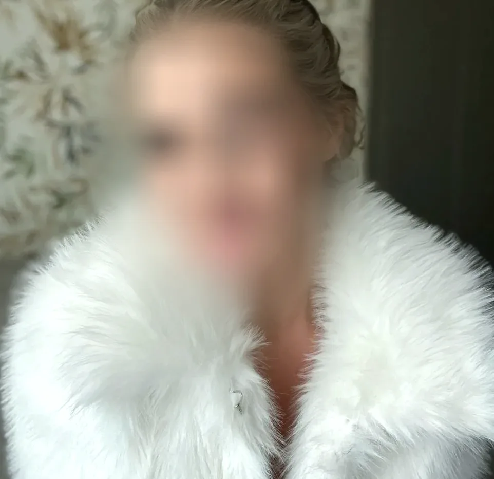 Leyla, 32