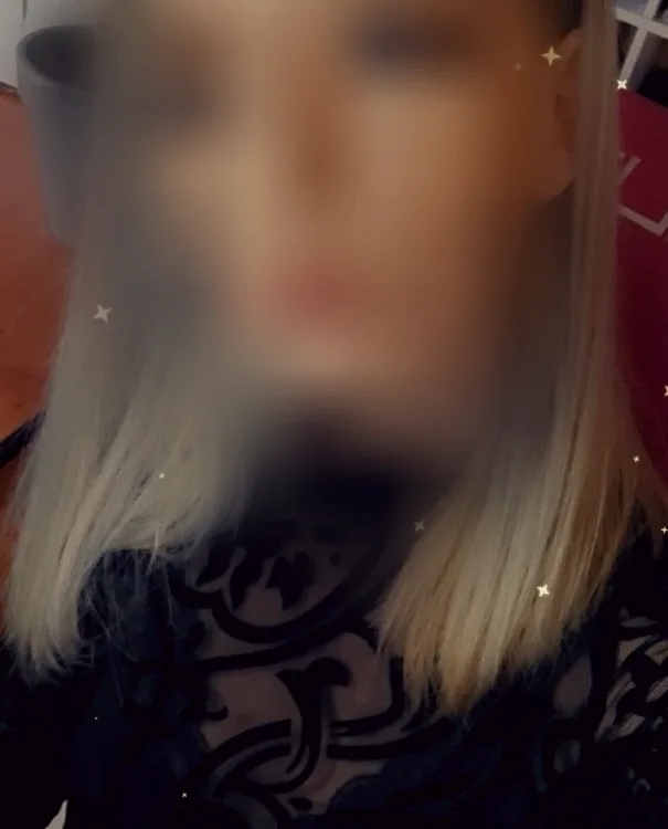Nadia, 36