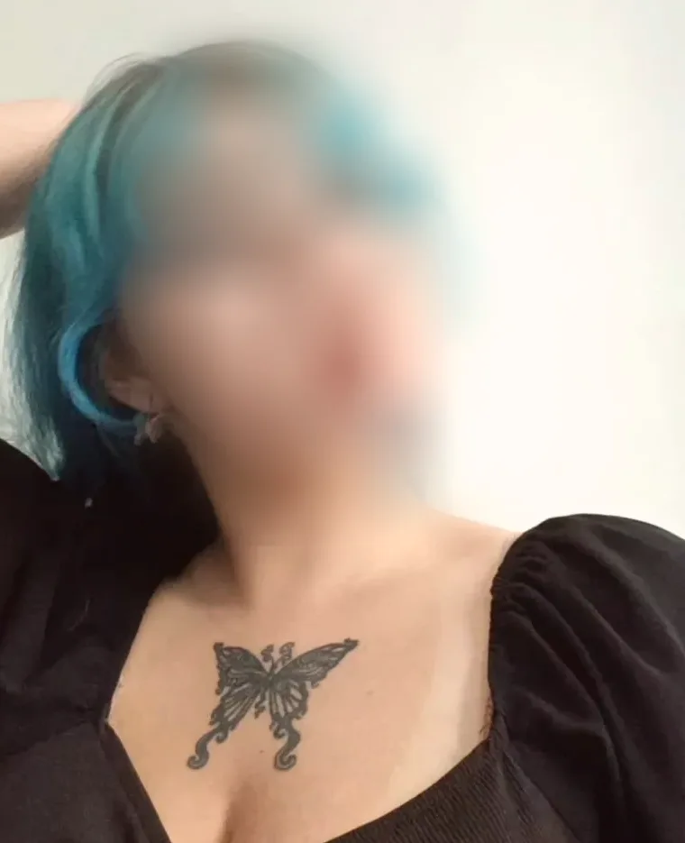 Niamh, 22