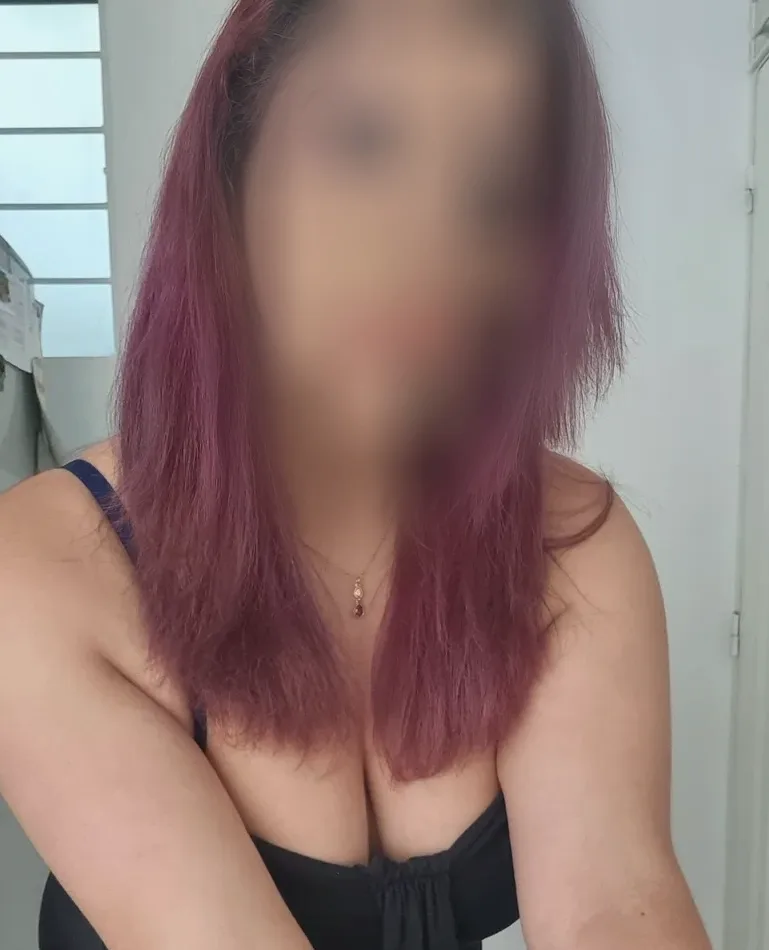 Rebecca, 39
