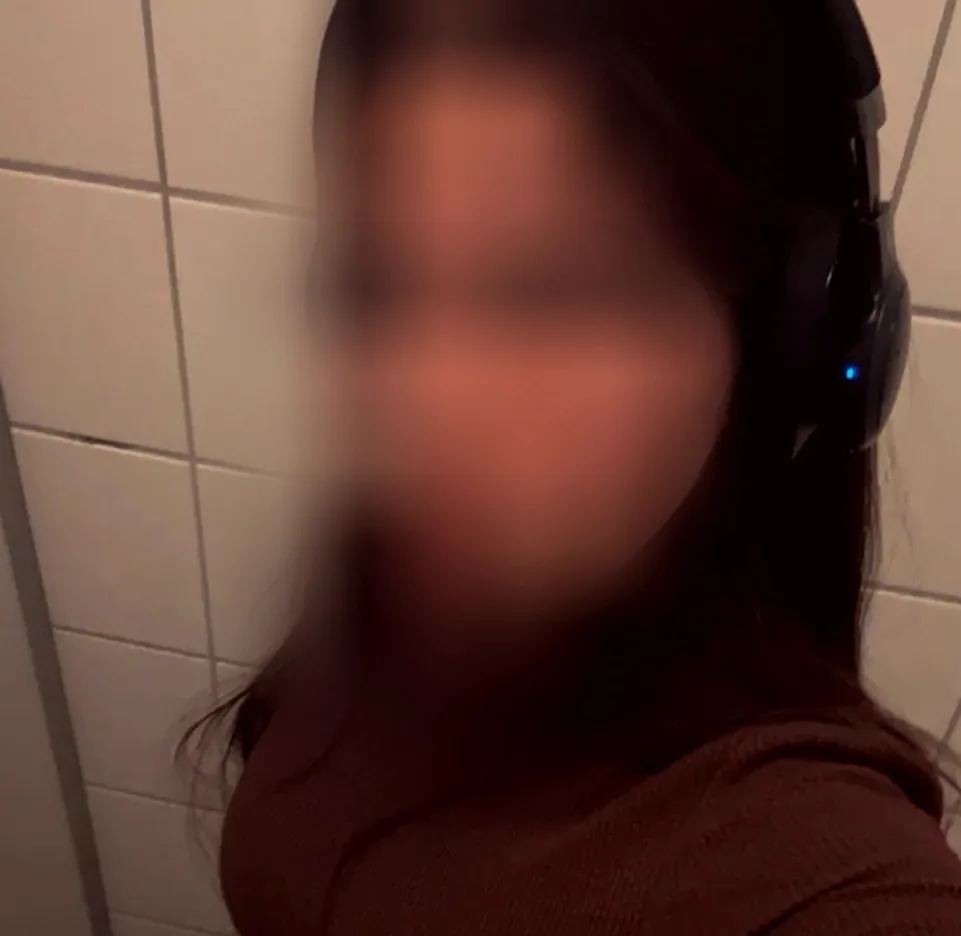 Samantha, 25